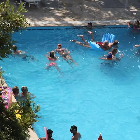 Perle Apart 3*